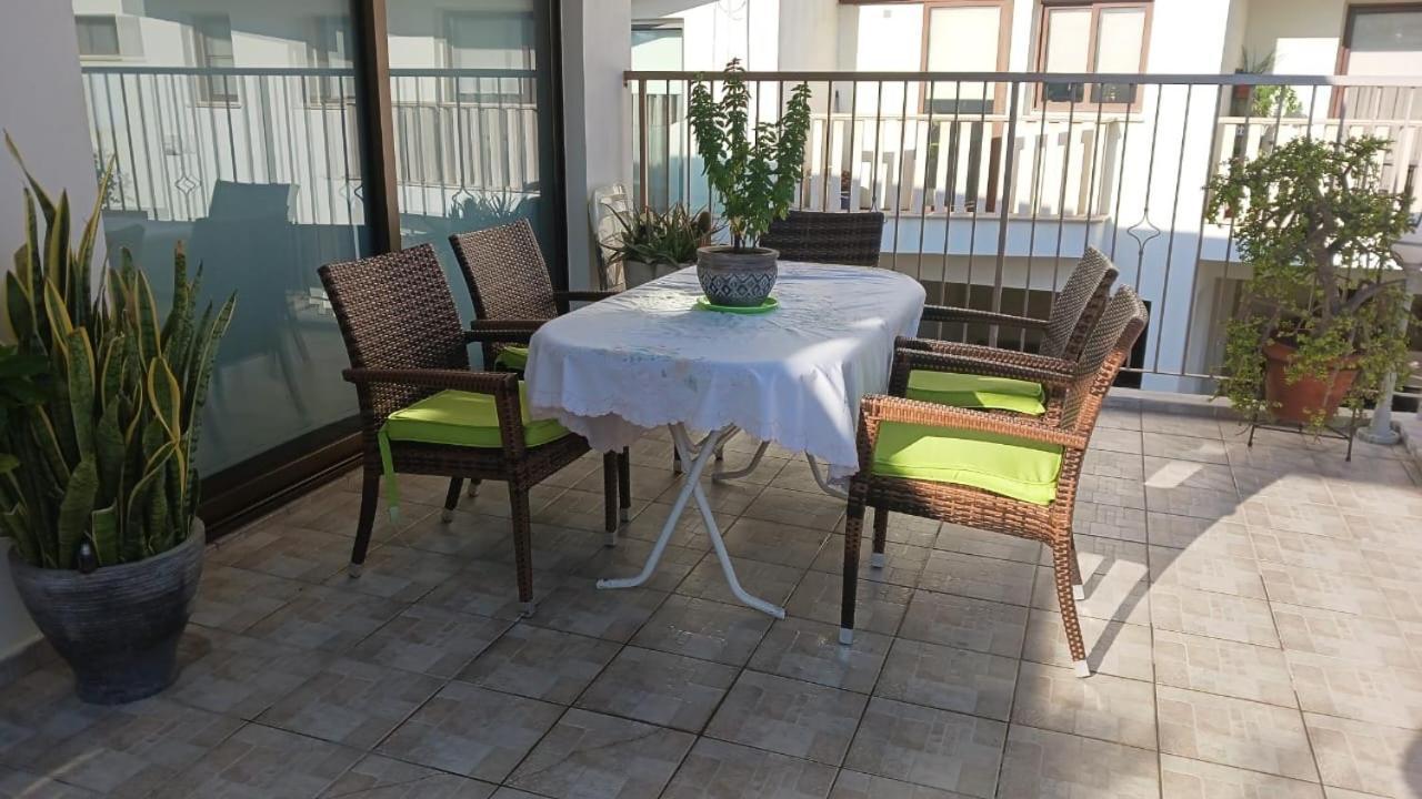 Extremely Comfy Apt With Spacious Private Terrace 10Min Walk To The Beach & In Town Larnaca Exterior photo