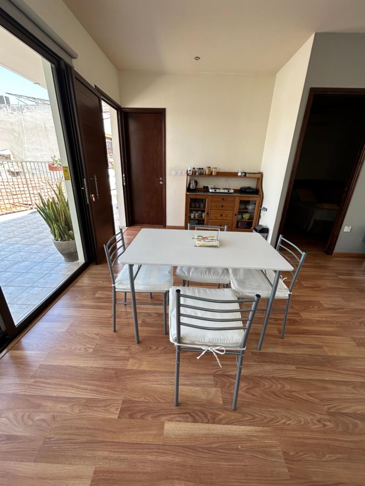 Extremely Comfy Apt With Spacious Private Terrace 10Min Walk To The Beach & In Town Larnaca Exterior photo